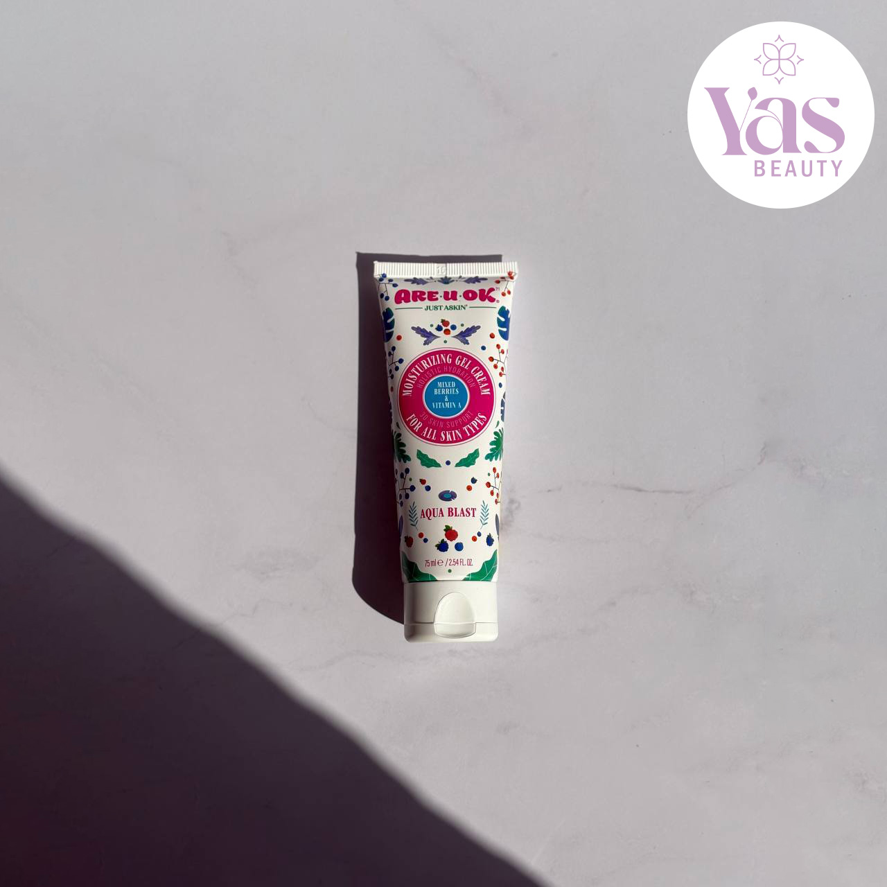 کرم ژل آبرسان حاوی عصاره تمشک آریو اوکی